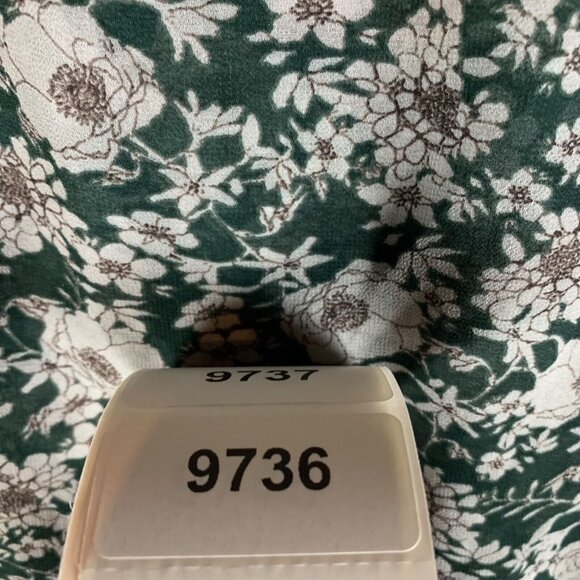 CABI Women's Green Floral Print Long Sleeve Boho Peasant Top Blouse Size M‎ 9736 - Picture 8 of 8